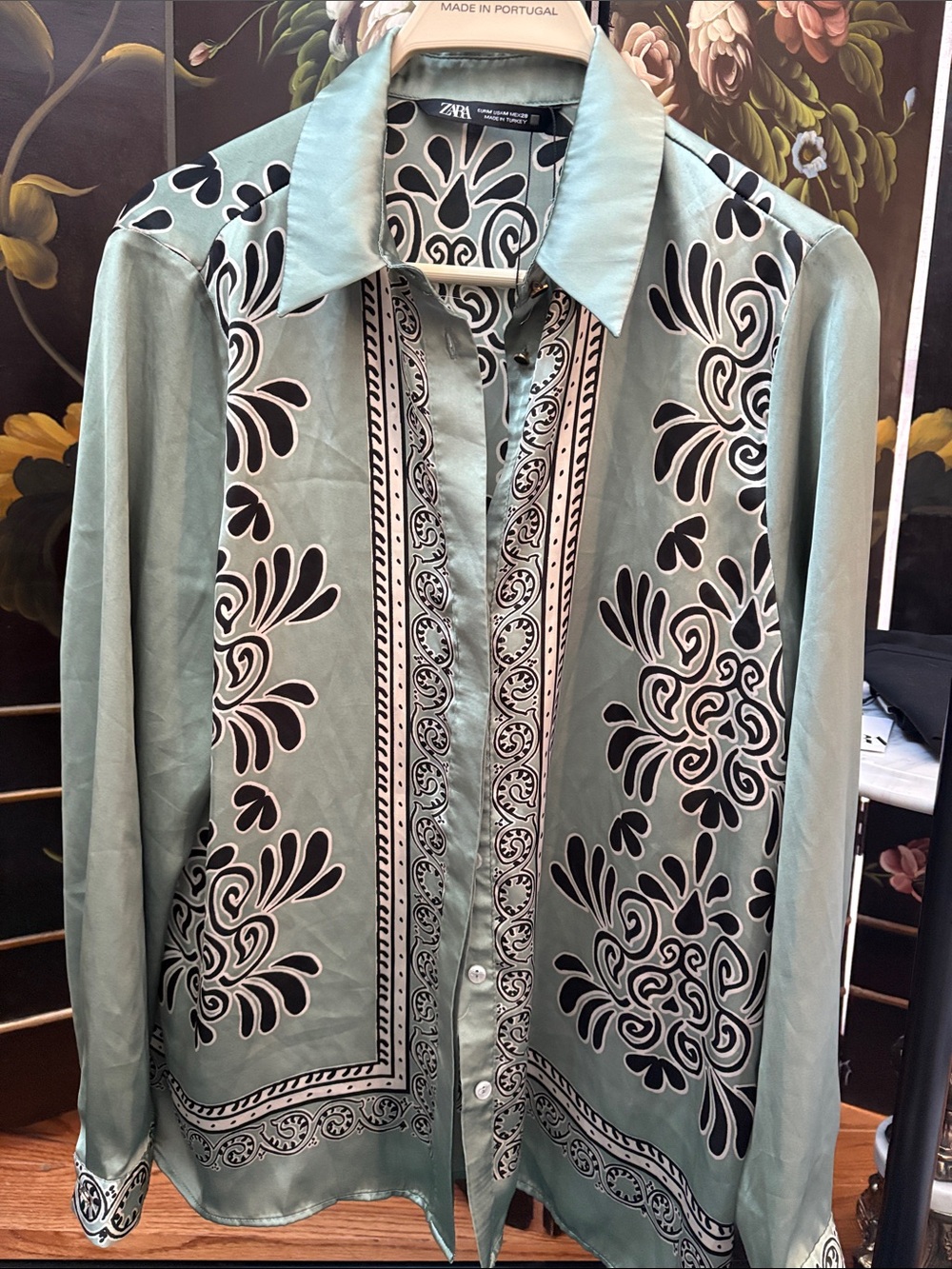 Zara Sage Green Button-Up Shirt with Black and Cream Print